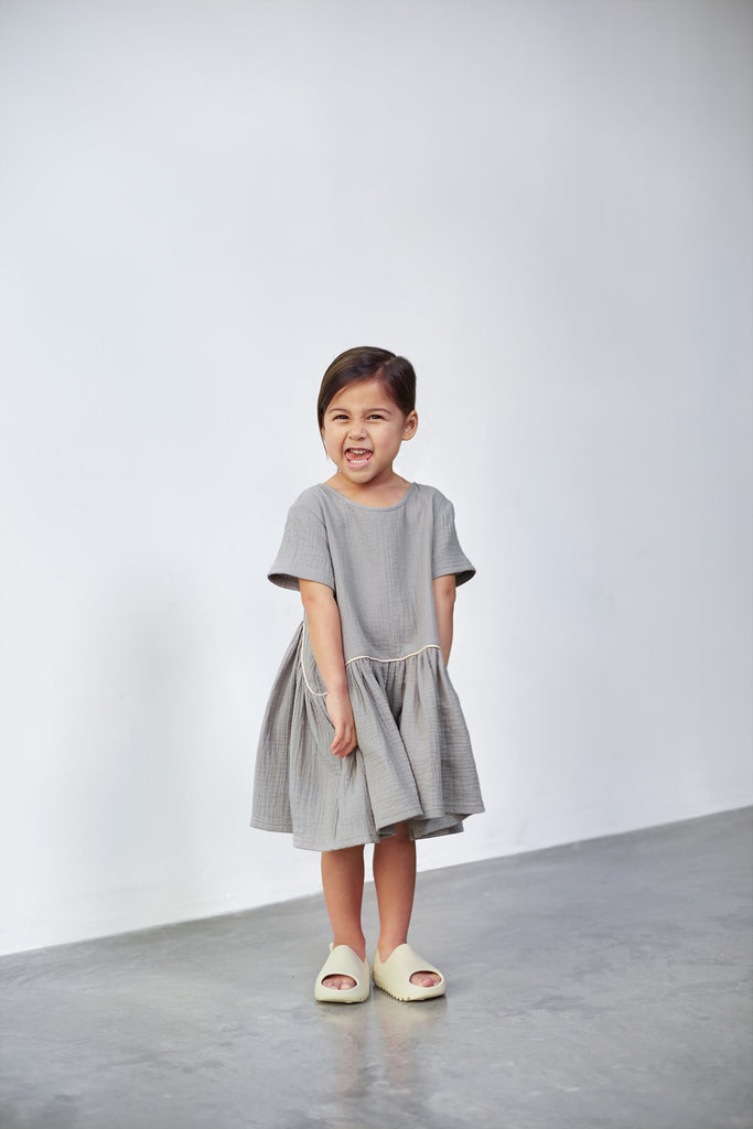 Hi-Low Drop Waist Dress for Girls in Light Grey OMAMImini Hi-Low Drop Waist Dress for Girls in Light Grey OMAMImini